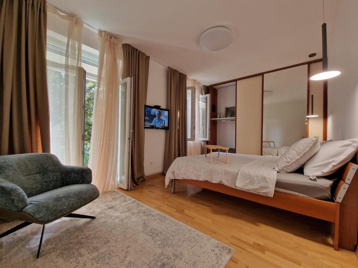 Guest House Laura Split Kültér fotó