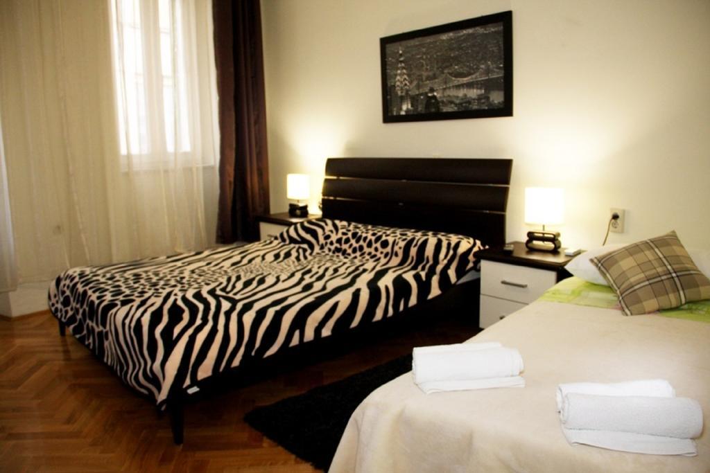 Guest House Laura Split Kültér fotó